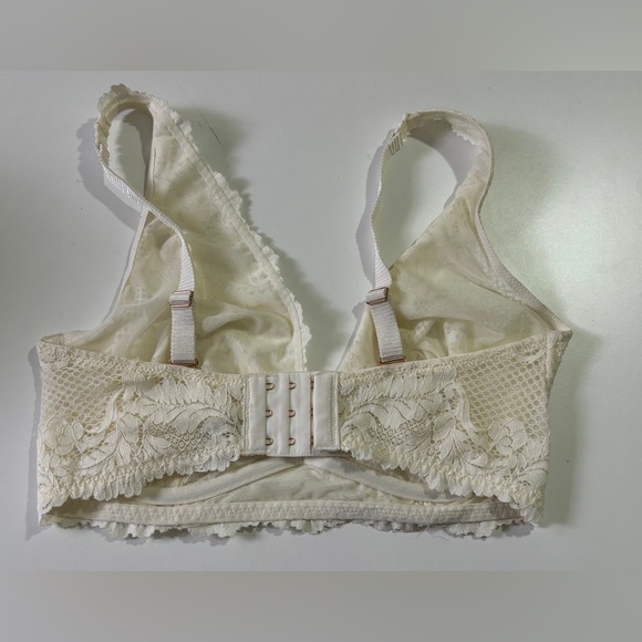 Le Mystere Buttercream White Lace Allure Convertible Plunge Bra 32DD - Picture 6 of 12